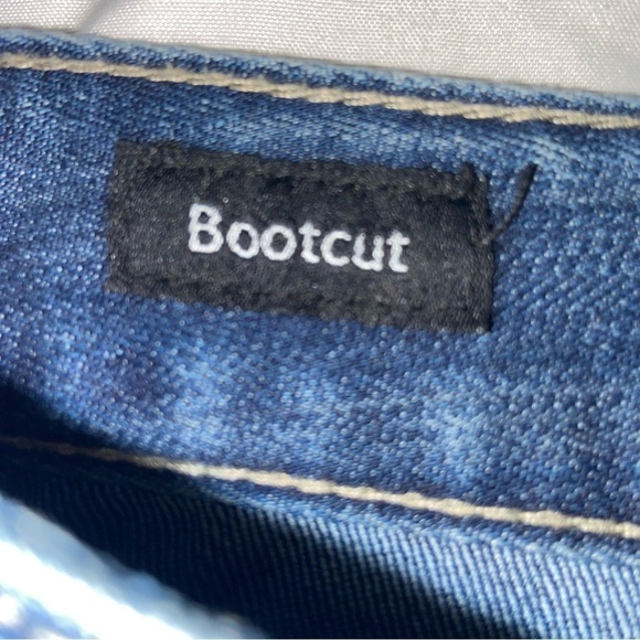 JB’s Women’s 10 Blue Bootcut Faded Embroidered Rhinestone Button Low rise Denim - Picture 6 of 7